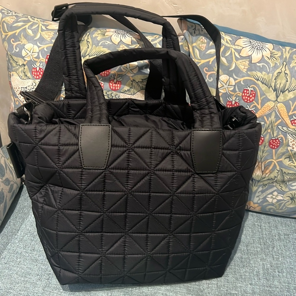 Vee Collective black tote